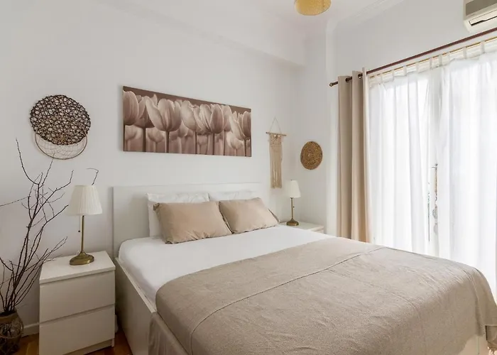 Cozy Apartment With Private Courtyard , Near Syngrou-Fix Metro Station
